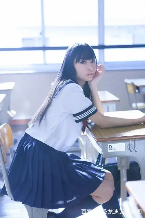 高挑女神的教室水手服写真