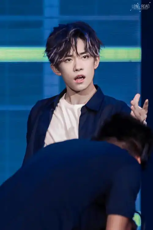 一心一意,易烊千玺##易烊千玺回忆录#2018 / 0718 / 180718 华为nova