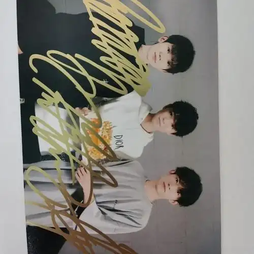 tfboys易烊千玺王俊凯王源签名照 毕业礼物 易烊千玺签名照王俊凯 32
