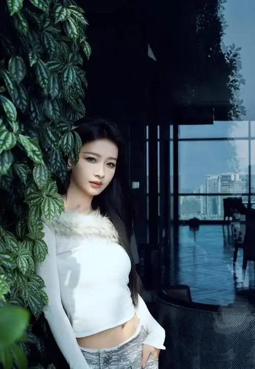 美女壁纸-第2423期-孙怡_网易订阅