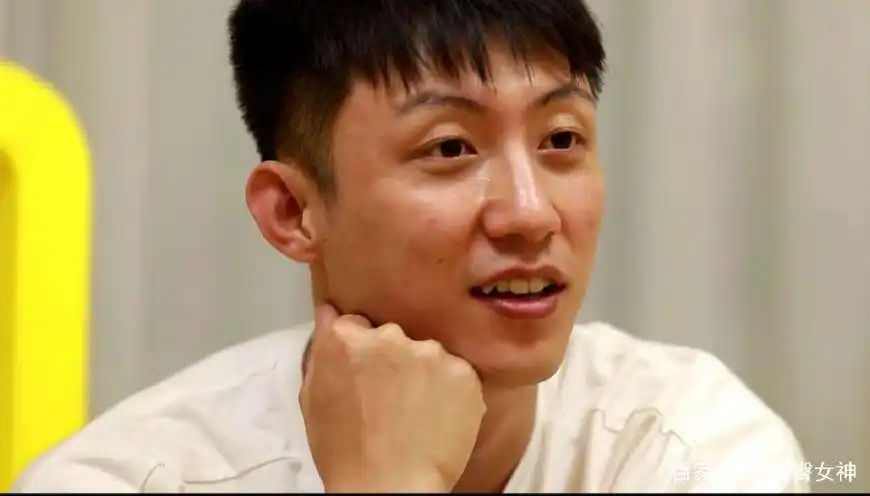 黄景瑜上综艺素颜出镜,皮肤状态告急 网友:比2年前状态差太多