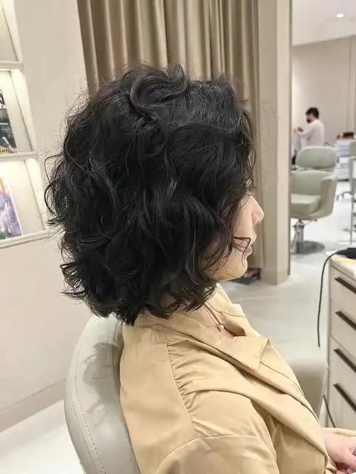 复古港风短发图片版上海烫发原创作品