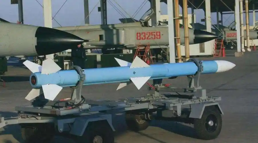 展示出来的所谓残骸证据却让不少网友笑掉大牙_导弹