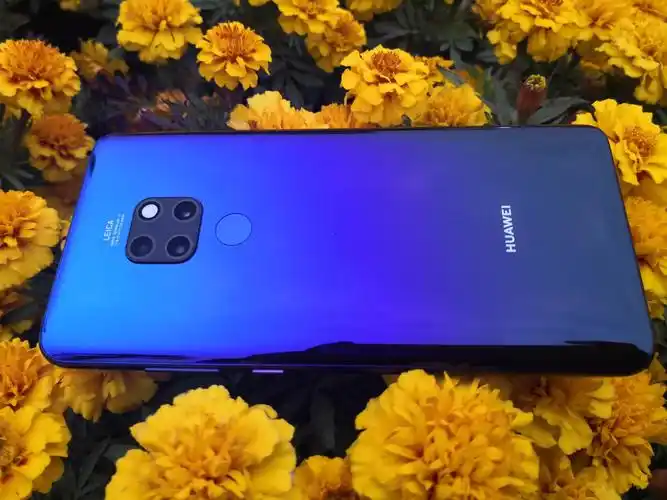 最委屈的华为旗舰---华为mate20极光色开箱首评__财经头条