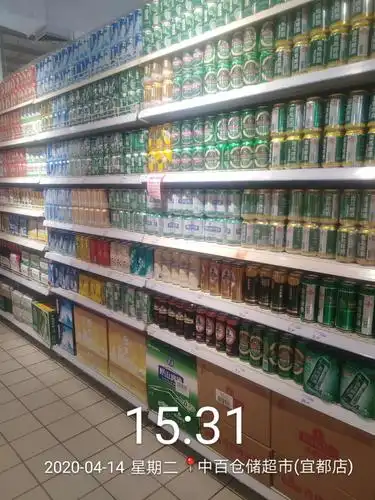 啤酒货架陈列调整完毕