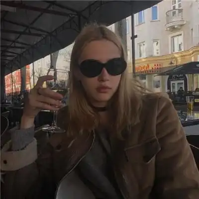 欧美女生霸气炫酷微信头像2020精选 万丈红尘也不过是一场忘记