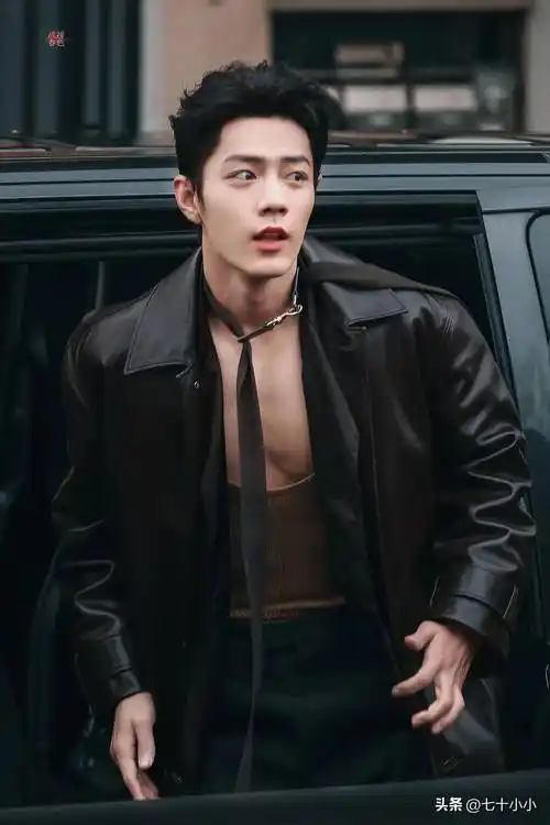 肖战直播,满分状态再破颜值上限,肖战泪痣好身材引发关注