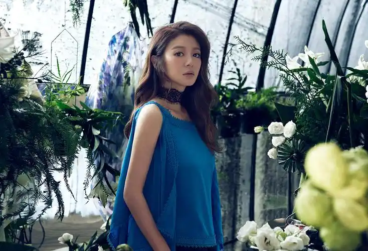 安以轩优雅恣意质感十足温婉怡人