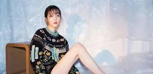 李溪芮的"玉足"真美,和神仙姐姐"刘亦菲"不分上下,精致漂亮_护理_细节