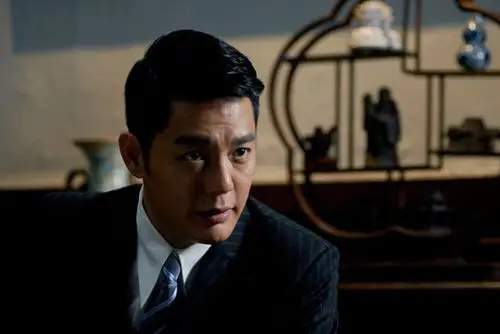 由北京华谊兄弟公司投资拍摄,有着谍战专业户称号的实力派男演员傅