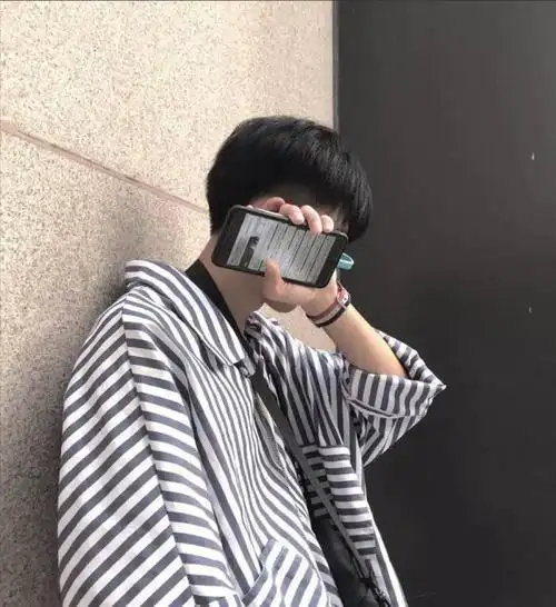 帅气冷漠男生头像高清图片2018_霸气高冷帅气男生头像2018最新