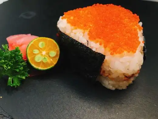 黑椒三文鱼饭团全熟