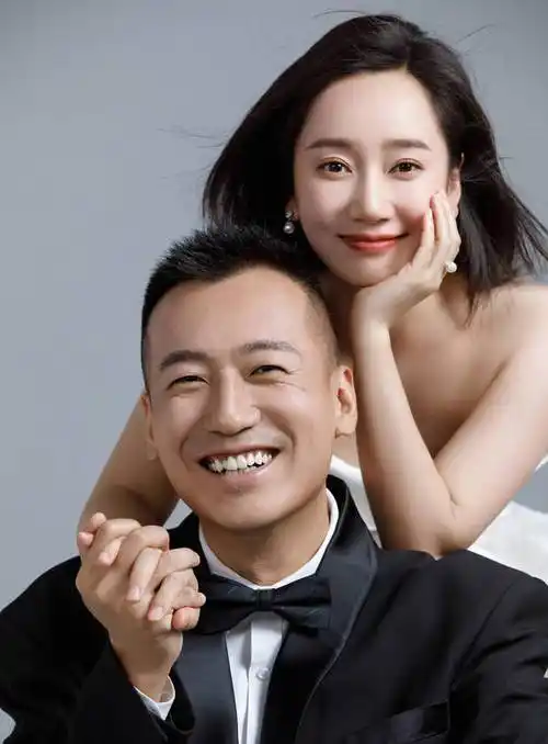 《最好的我们》董晴晒婚纱照 谭松韵黄晓明送祝福_娱乐_丈夫_婚礼