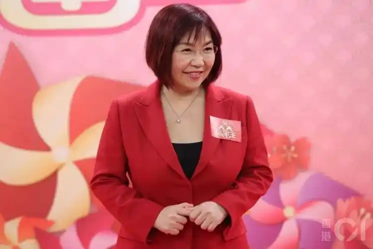 麦玲玲旧照曝光网友重点喺心口38g