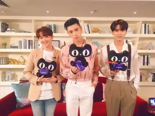 昨晚直播间炸了偶像练习生林彦俊王子异尤长靖出镜