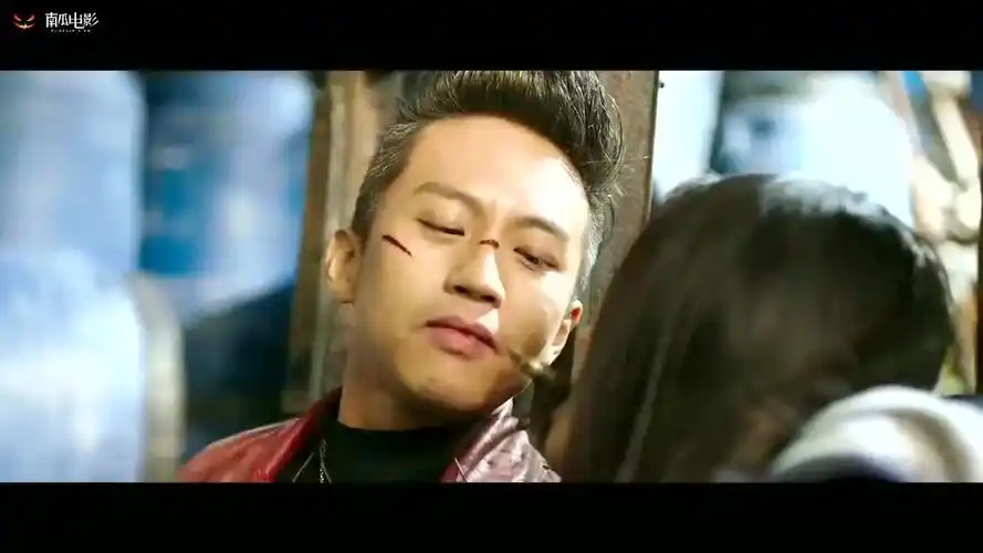 分手大师:没想到舌头还能点燃打火机,邓超深藏不露,是个高手啊