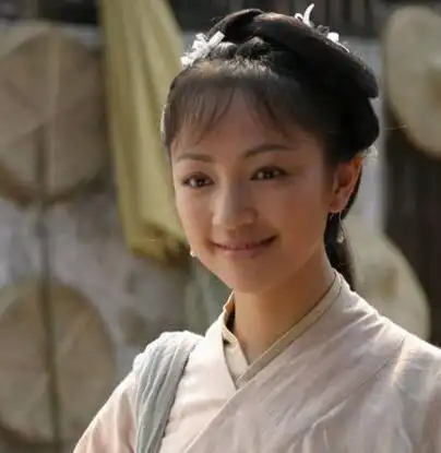 【图】罗海琼古装剧照气质不凡 新作《借枪》颠覆以往形象