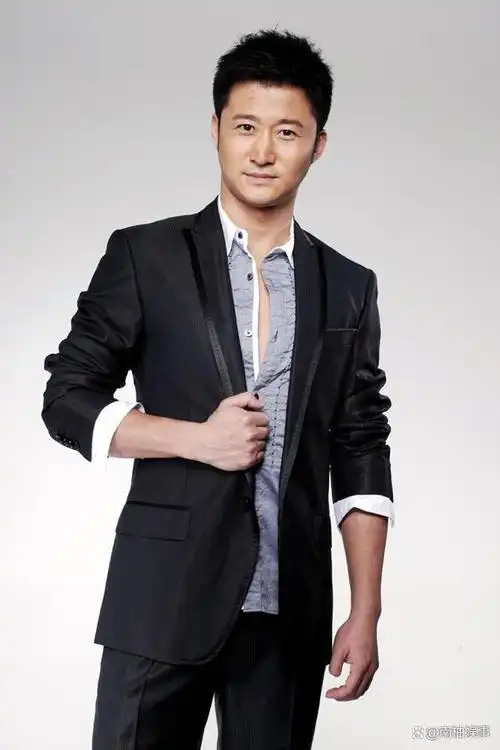 从灾难到重生:吴京的逆袭之路