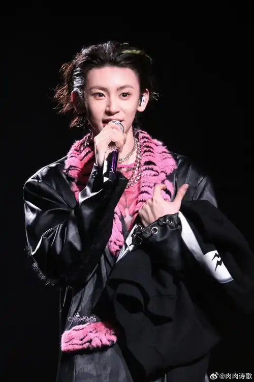 小鬼王琳凯成都演唱会