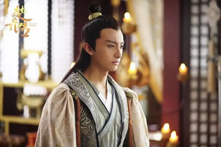 《楚乔传》元嵩是牛骏峰最一开始被大家记住的角色,剧中他是乐观开朗