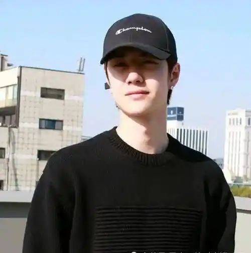 看王一博生图照,酷帅素颜,网友评论:他是生图高手_因为_张王_衬衫