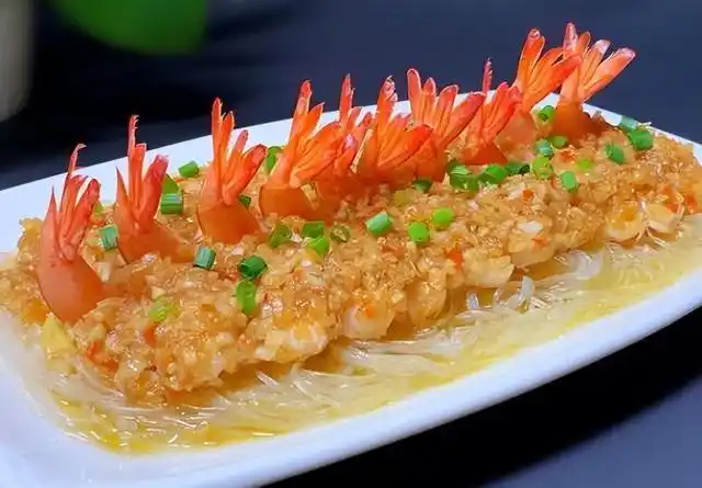 造型上就非常美观,而且营养丰富,用来待客的话倍有面子,味道也很好吃