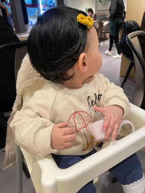 十个月的宝宝这头发真喜人