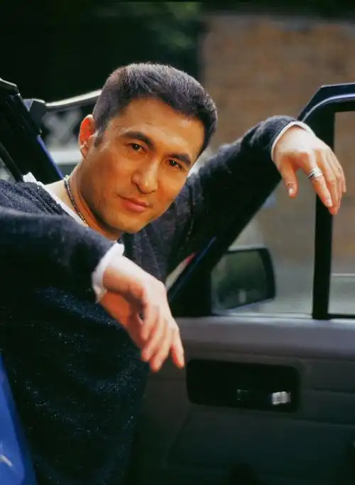 警察,对于橙天18旗下资深演员肖荣生(blog)来说,是一个缘分很重的角色