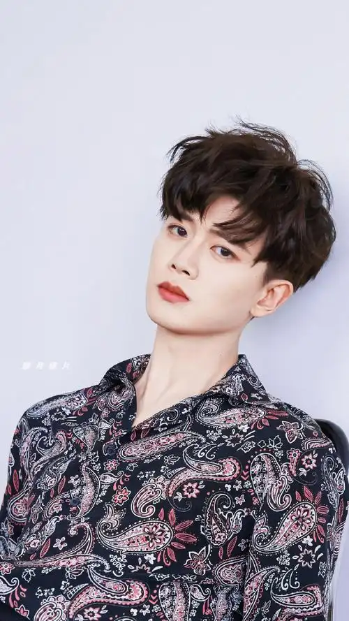 任嘉伦2022再创嘉绩##任嘉伦天台氛围感照