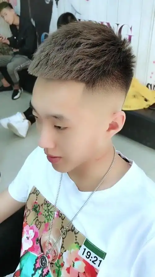 网红都留瓜子头,给个,谢谢