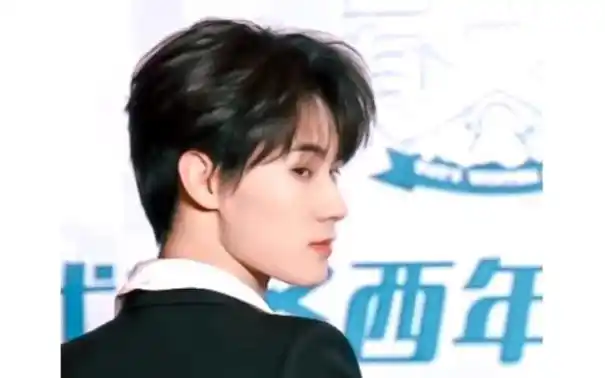 【张真源】穿西装 简直帅的轻而易举