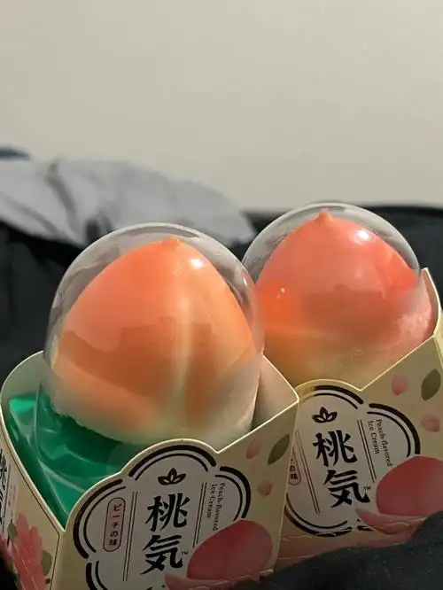 桃子冰淇淋