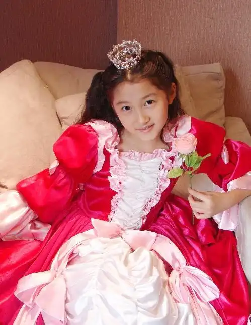 盘点女星可爱童年照,刘亦菲果然是从小美到大的