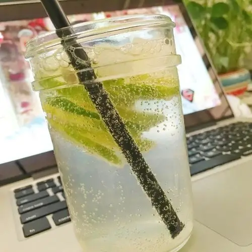 【盐柠檬雪碧冰饮的做法步骤图,怎么做好吃】酷毙的减肥日常_下厨房