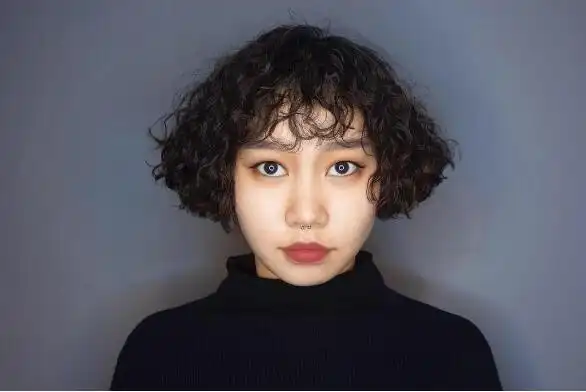 女生泰迪卷发型图片烫完立马圈粉