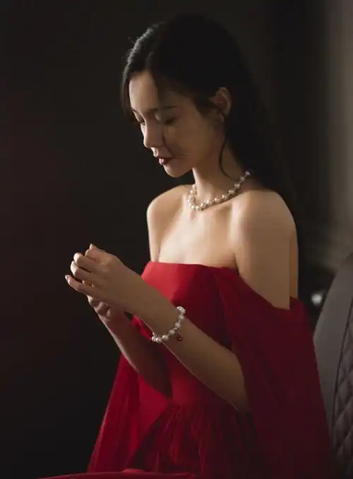 沈梦辰17岁旧照被扒看清她当年样子后理解杜海涛为何不结婚