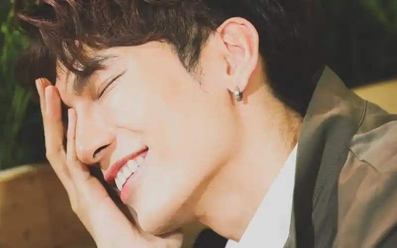 【mew】【yes ok 缪苏帕出道需要由你来投票】泰国第一欲攻mew给你跳