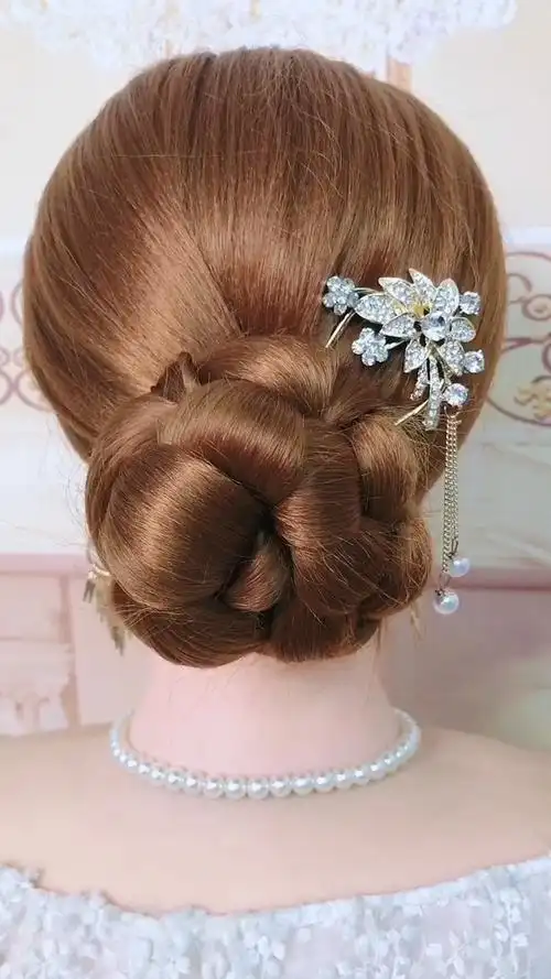 简单气质又高贵的盘发