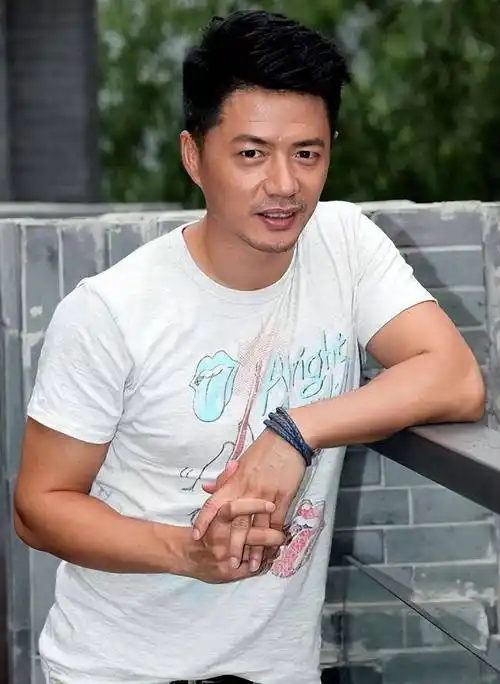 "三料影帝"段奕宏出席红毯被嘲,演员的本职工作到底是什么?