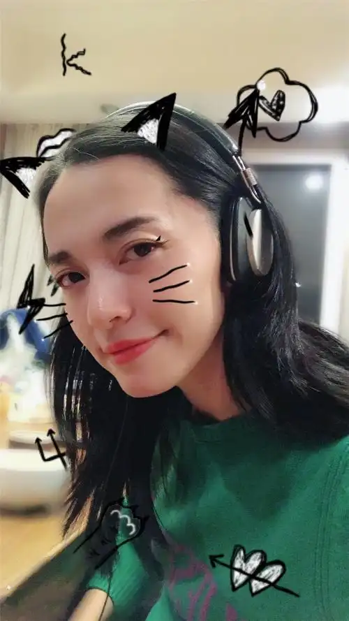 坑娃神手!姚晨万圣节素颜出镜 晒照温馨搞怪