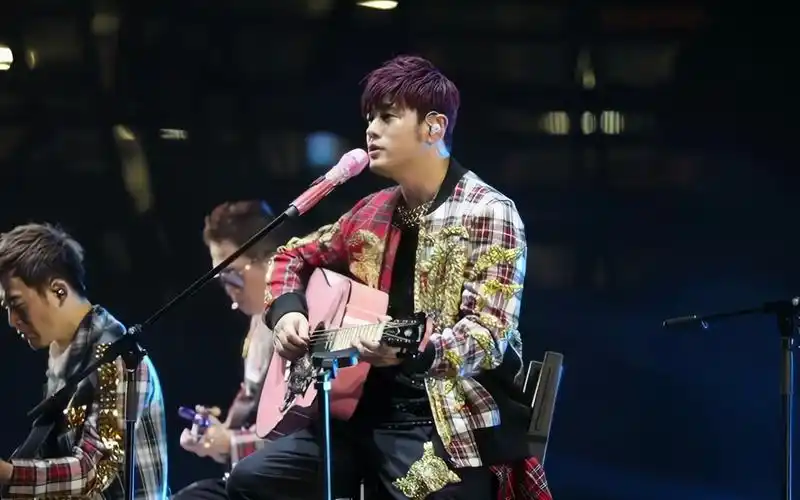 周杰伦嘉年华 真4k 第四部分(拼起来太大发不出来)