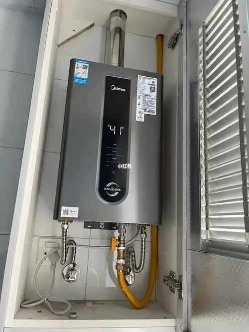 热水器[星r]原先我们自己买了潜水艇水阀啥的 安装师傅尽然说就不能