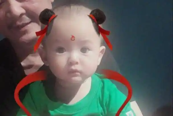 沈腾为儿子庆周岁,儿子正面照再曝光,大家关注的却是妻子王琦_家庭_一