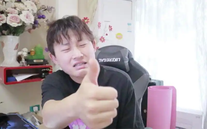 活动作品你真帅拒绝容貌焦虑从戴眼镜做起