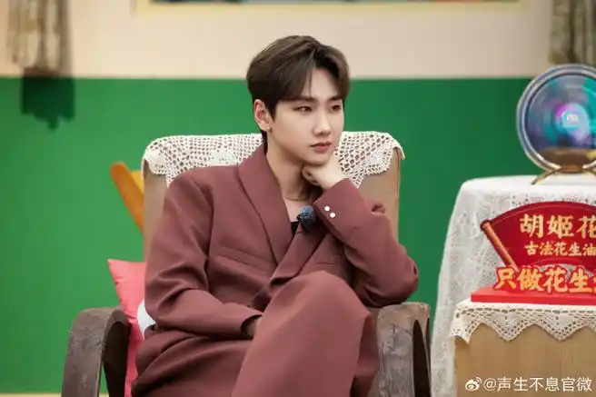 【#声生不息家年华#精彩剧照大放送】@汪苏泷寰宇宏阔 驰而不息「心中