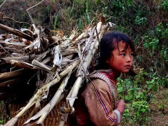 农村孩子的生活现状看完这几张照片好怀念小时候