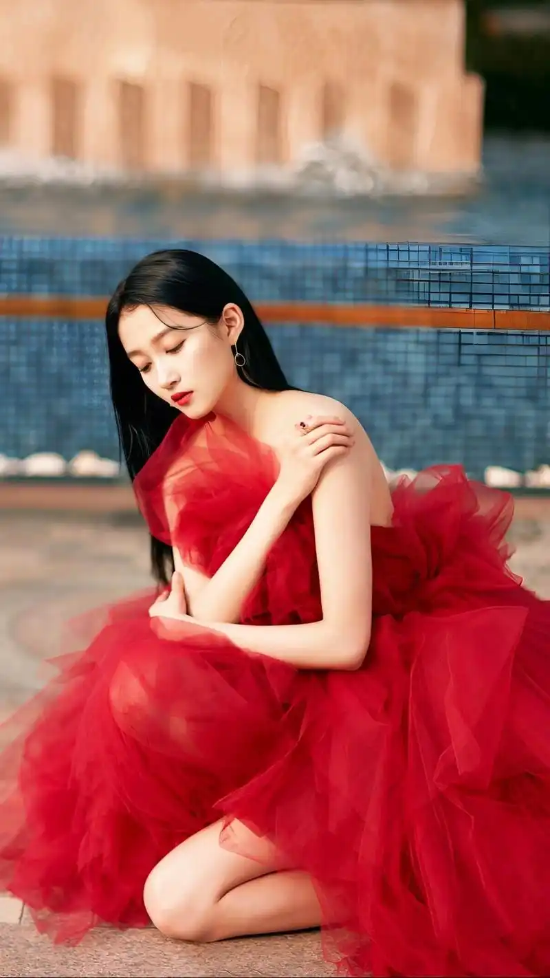 关晓彤红色美装系列
