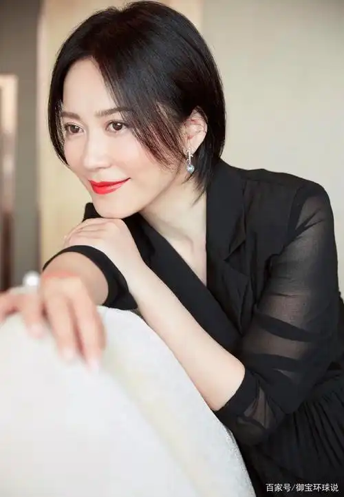 娱乐圈气质优雅的成熟明星,靓丽迷人,女神范十足