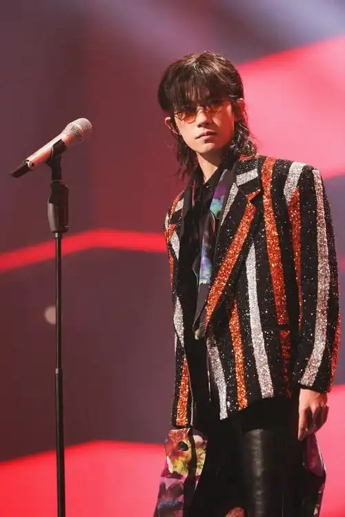 唱歌《精彩才刚刚开始》用户6465302947舞蹈tfboys-易烊千玺刹寂_易烊