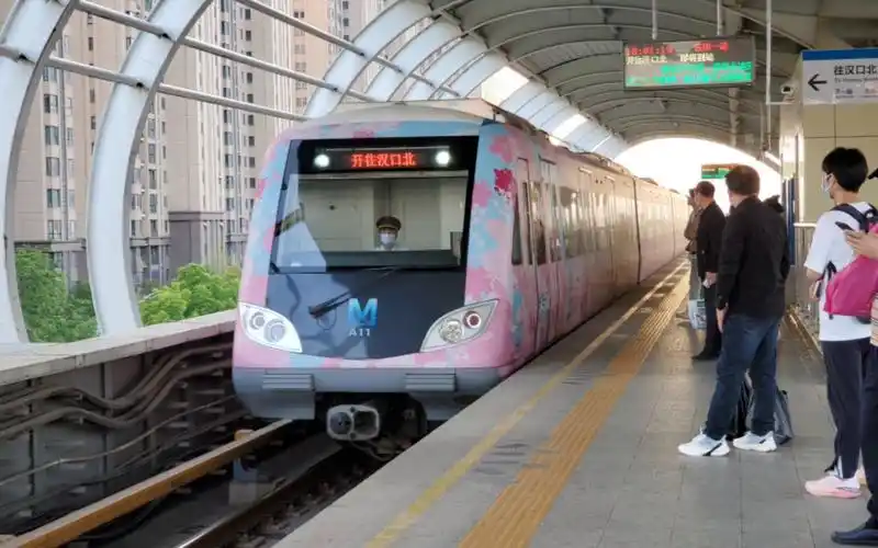 【武汉地铁】1号线樱花列车wh a11汉口北方向驶出古田一路站